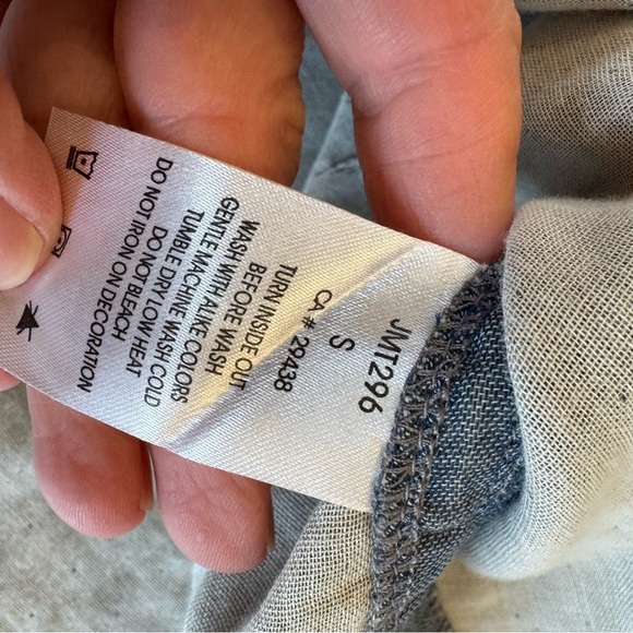 Miss Me Chambray Embellished Pearl Snap Short Sleeve Western Top / small - Picture 13 of 16